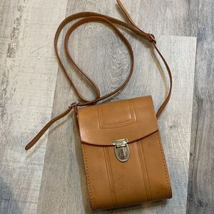 LEATHER bag  camera bag adjustable straps push lock tan/silver women’s